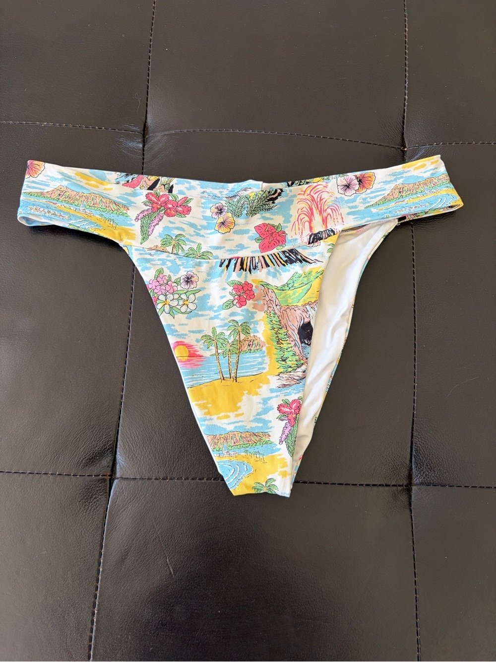 Frankie’s Bikinis Hawaii Print Bikini Bottom